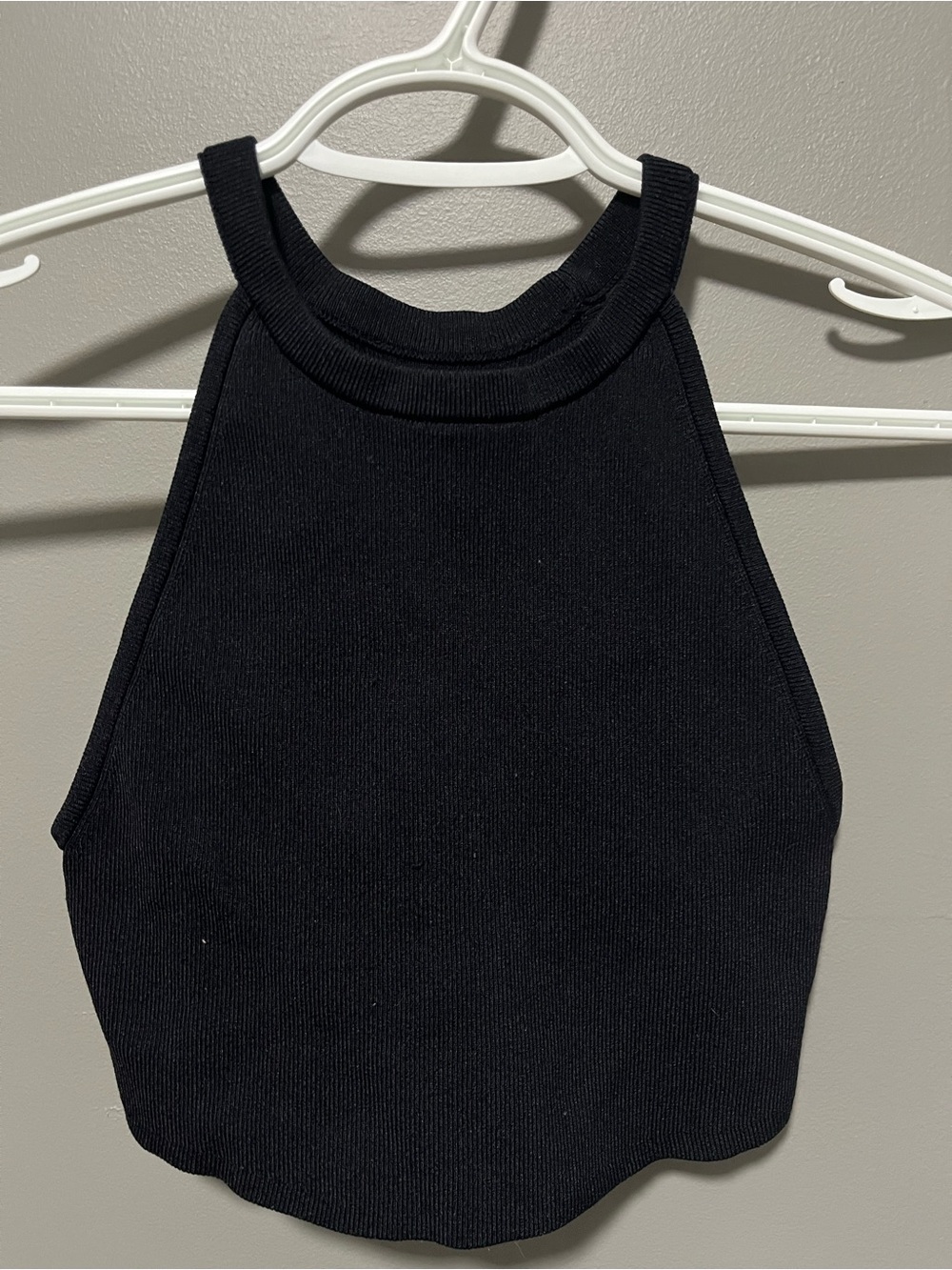 Babaton Black Ribbed Cropped Tank